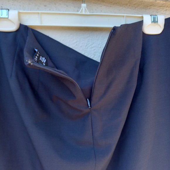 NWT Theory Navy Wool Pencil Skirt Size 10 Career Office Capsule Work Classic - Picture 9 of 15